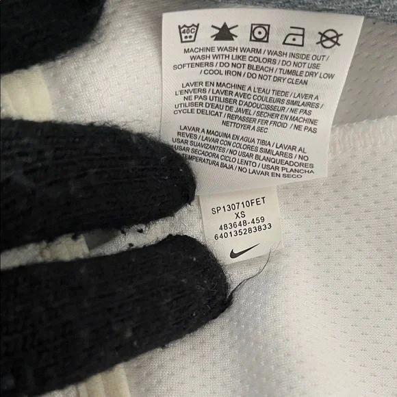 Nike Dri-Fit top - Picture 9 of 10